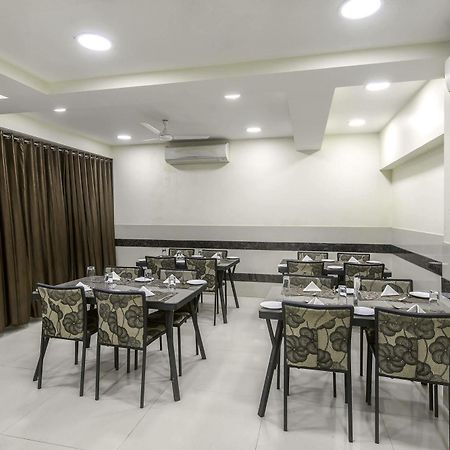 Oyo 16703 Hotel The Platinum Колката Екстериор снимка