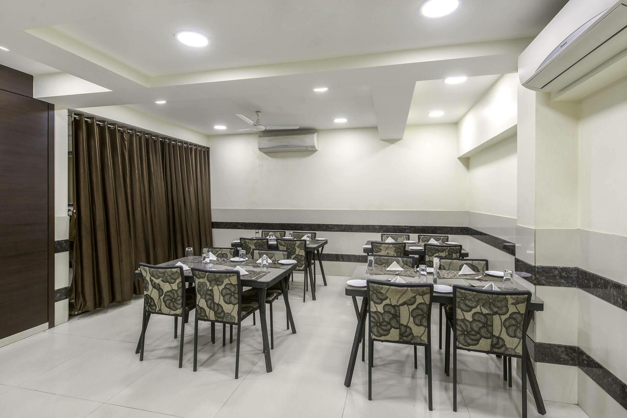 Oyo 16703 Hotel The Platinum Колката Екстериор снимка