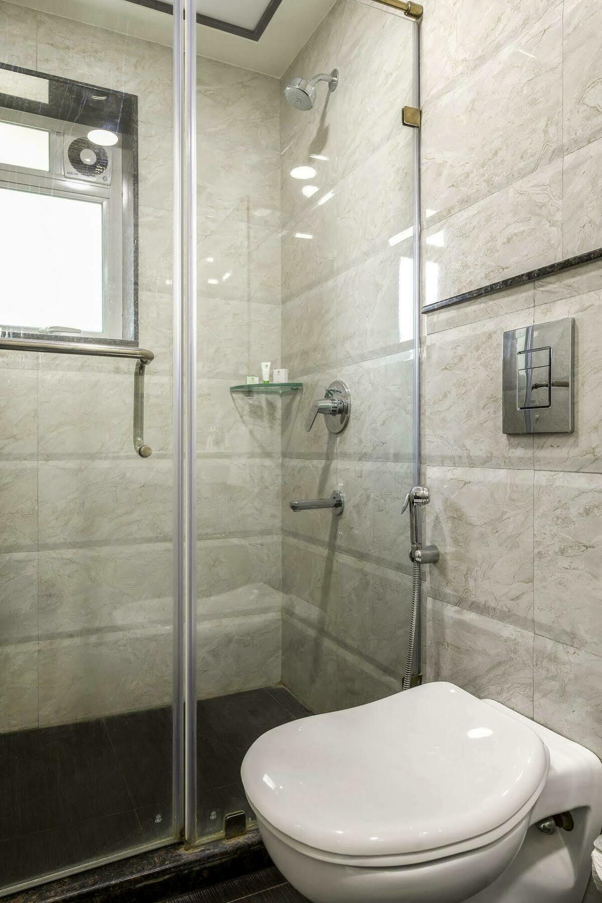 Oyo 16703 Hotel The Platinum Колката Екстериор снимка