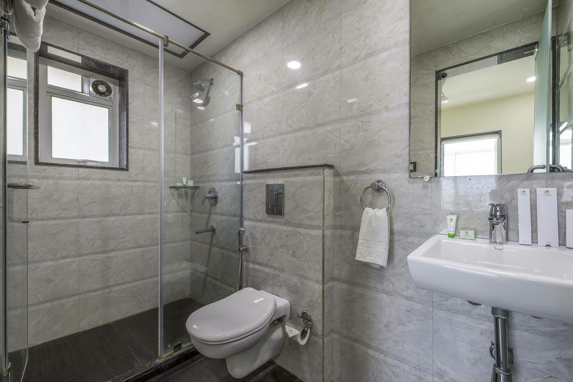 Oyo 16703 Hotel The Platinum Колката Екстериор снимка