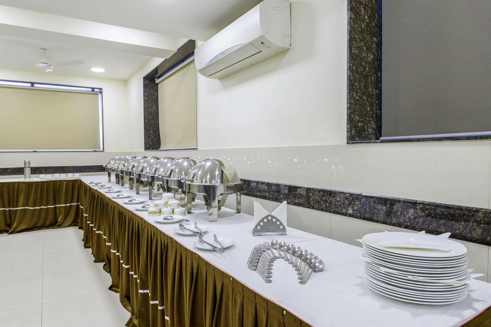 Oyo 16703 Hotel The Platinum Колката Екстериор снимка