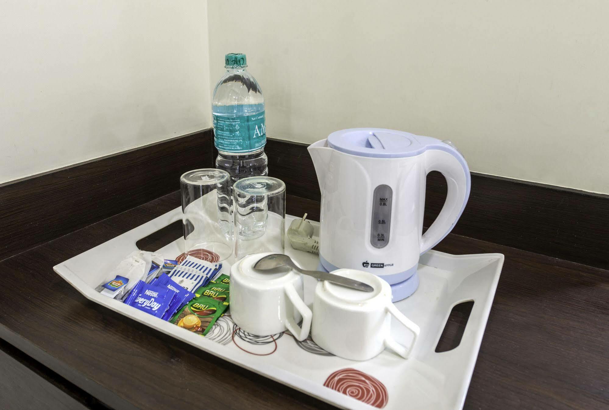 Oyo 16703 Hotel The Platinum Колката Екстериор снимка