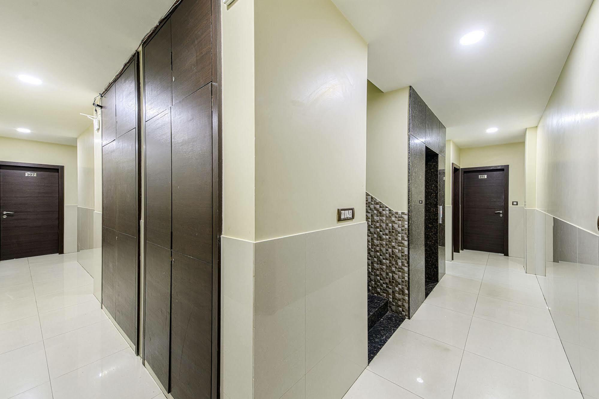 Oyo 16703 Hotel The Platinum Колката Екстериор снимка